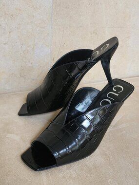 Gucci slide sandal